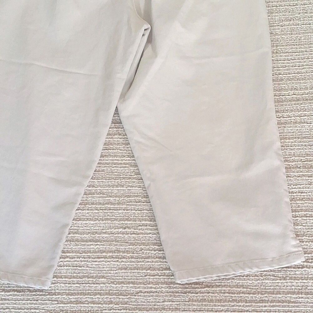 GLORIA VANDERBILT Women's Size 14 Khaki Pleated Capri Pants Cotton Blend Khakis - Picture 10 of 10